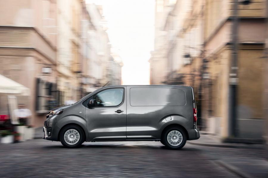  Toyota ProAce Van Compact 2016 года  (фото 11 из 35)